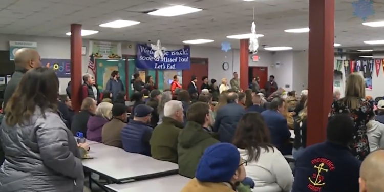 RI retrasa el cierre de la estación de calentamiento de Cranston Street Armory