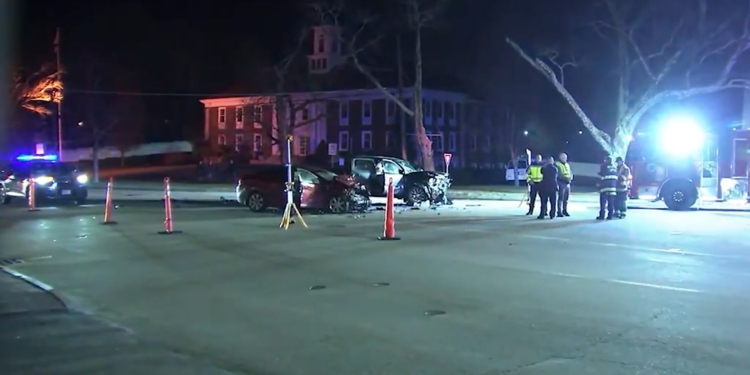 Una mujer muerta y dos heridos en un accidente en Wrentham