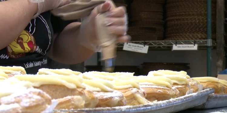 Las panaderías de RI se apresuran a preparar zeppole para el día de San José