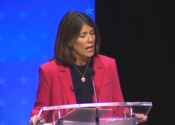 Foulkes está fuera, Cano está dentro, la carrera de RI para el Congreso comienza 