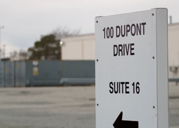 La policía: Motociclistas se burlan y amenazan a los agentes durante una detención