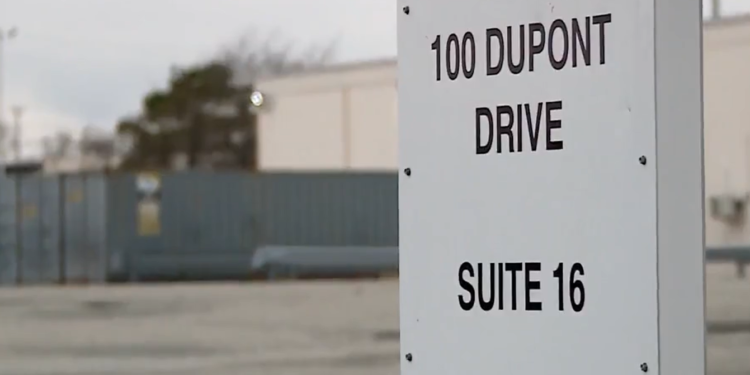 La policía: Motociclistas se burlan y amenazan a los agentes durante una detención