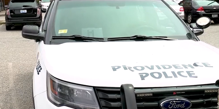 Un policía de Providence vuelve al servicio tras una investigación