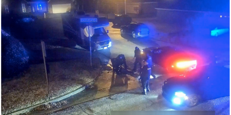 Tennessee despide a 3 ex policías de Memphis acusados de la muerte de Tyre Nichols