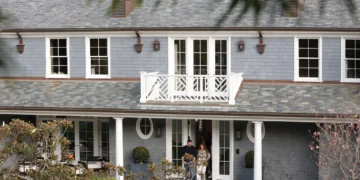 Jennifer López y Ben Affleck siguen visitando mansiones en Los Ángeles