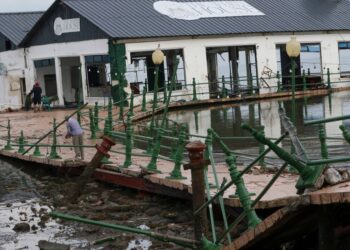 Terremoto de 6.5 en Ecuador: Asciende a 14 la cifra de fallecidos y suman 446 los heridos