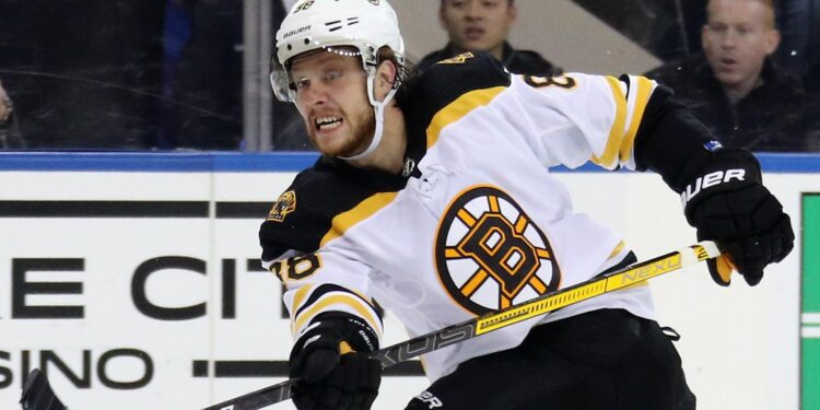 Los Bruins amplían el contrato de Pastrnak a 8 años y 90 millones de dólares