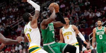 Jalen Green anota 28 y los Rockets superan a los Celtics 111-109