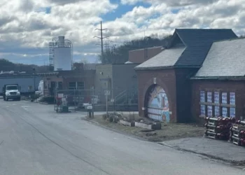 Woonsocket se enfrenta a una demanda por vertido de aguas residuales en el río Blackstone