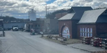 Woonsocket se enfrenta a una demanda por vertido de aguas residuales en el río Blackstone