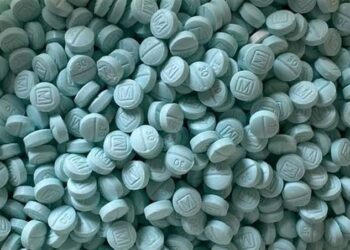 Mujer murió tras sobredosis grupal de fentanilo en centro comercial de Nueva Jersey; dos personas arrestadas