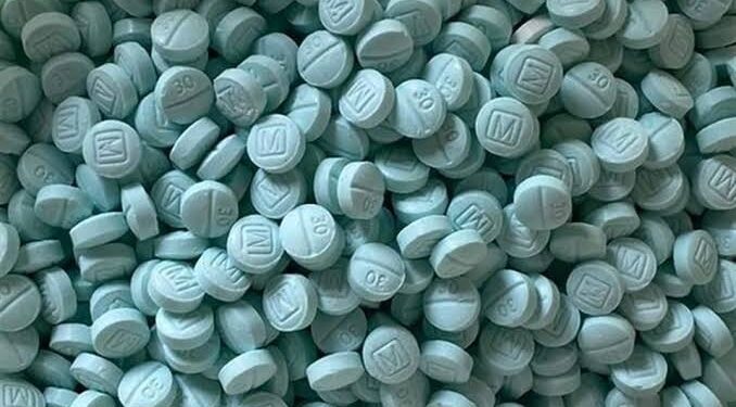 Mujer murió tras sobredosis grupal de fentanilo en centro comercial de Nueva Jersey; dos personas arrestadas