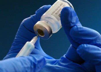 Moderna planea subir la vacuna COVID hasta 130 dólares