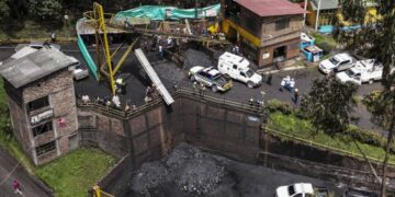 Asciende a 21 el número de fallecidos por la explosión en una mina en Colombia