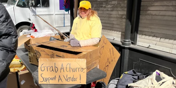 Vendedores ambulantes de Nueva York exigen formalizar el comercio callejero