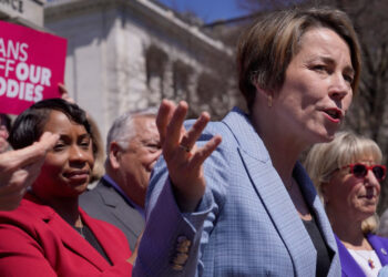 Massachusetts y otros estados de EE.UU. almacenan medicamentos abortivos tras una sentencia judicial