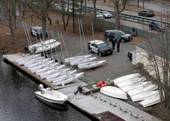 Hallado un cadáver a orillas del río Charles en Massachusetts