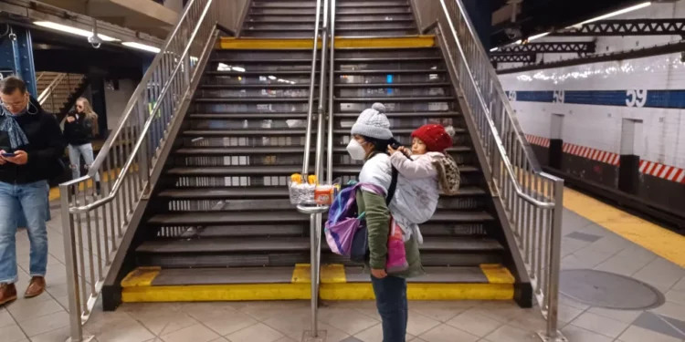 65% de los hogares hispanos de la Gran Manzana la pasan ahora peor para cubrir sus gastos mínimos