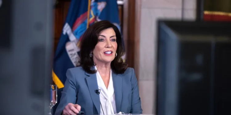 Nueva York anuncia la compra de 150,000 píldoras abortivas suficientes para cinco años