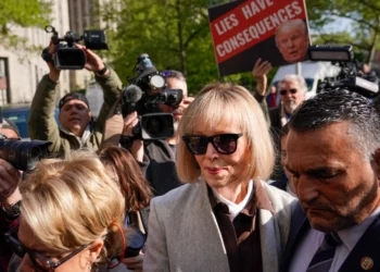 La acusadora de Trump, ante el tribunal para la selección del jurado del juicio por violación