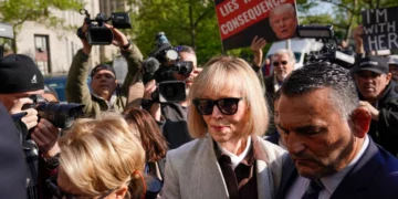La acusadora de Trump, ante el tribunal para la selección del jurado del juicio por violación