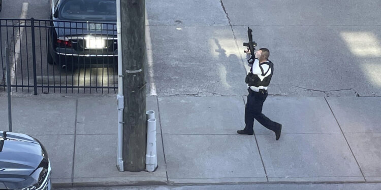 6 muertos, entre ellos el sospechoso, tras un tiroteo en Kentucky, según la policía