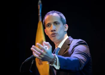 Juan Guaidó llega a Miami luego de ser expulsado de Colombia por el Gobierno de Petro