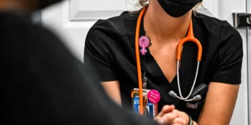 En Idaho penalizarán con cárcel a quienes ayuden a menores a abortar u obtener píldoras abortivas