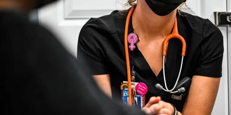 En Idaho penalizarán con cárcel a quienes ayuden a menores a abortar u obtener píldoras abortivas