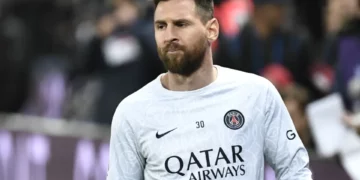 Fanáticos abuchean a Lionel Messi en nueva derrota del PSG en la Ligue 1 ante Olympique Lyon