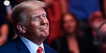 Trump dice que no abandonaría la carrera de 2024 si es condenado: ‘No es lo mío’