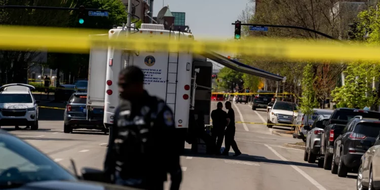 Pistolero de Louisville transmitió en vivo el tiroteo en sus redes sociales