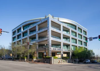 ¿Por qué examinarán el cerebro del pistolero de banco en Louisville, Kentucky que mató a cinco personas?