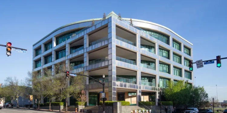 ¿Por qué examinarán el cerebro del pistolero de banco en Louisville, Kentucky que mató a cinco personas?