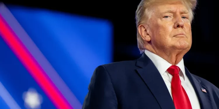 Trump se topa con juez que rechaza sus peticiones para juicio que inicia el 25 de abril