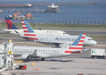 FAA anticipa retrasos de vuelos en el verano, particularmente en zonas aéreas como la de NY