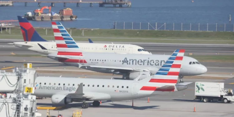 FAA anticipa retrasos de vuelos en el verano, particularmente en zonas aéreas como la de NY