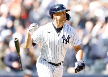 Giancarlo Stanton lideró victoria de Yankees ante Giants con descomunal jonrón de casi 500 pies [Video]