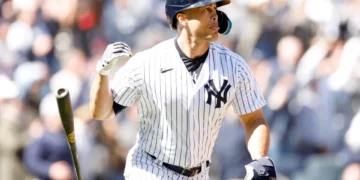 Giancarlo Stanton lideró victoria de Yankees ante Giants con descomunal jonrón de casi 500 pies [Video]