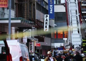Cámara captó derrumbe de espacio de estacionamiento en Manhattan desde el interior de la estructura