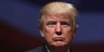 FBI estrecha el cerco sobre Trump en el caso de documentos secretos, según fuentes
