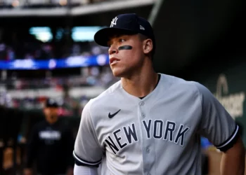 Alarmas encendidas en los Yankees: Aaron Judge se lesiona y sale del juego ante los Rangers
