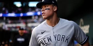Alarmas encendidas en los Yankees: Aaron Judge se lesiona y sale del juego ante los Rangers
