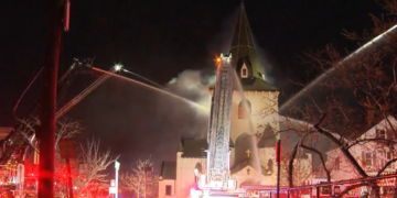 Un incendio daña una iglesia de Massachusetts tras la misa de Pascua