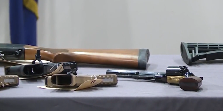 Informe: RI sigue inundado de armas ilegales