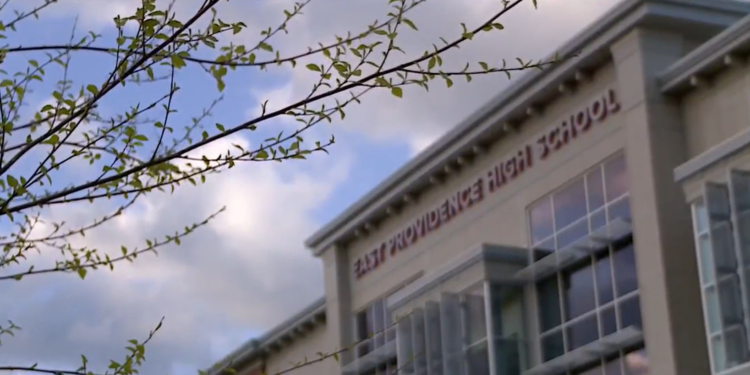 El distrito trabaja en la lista de problemas de la nueva East Providence High School