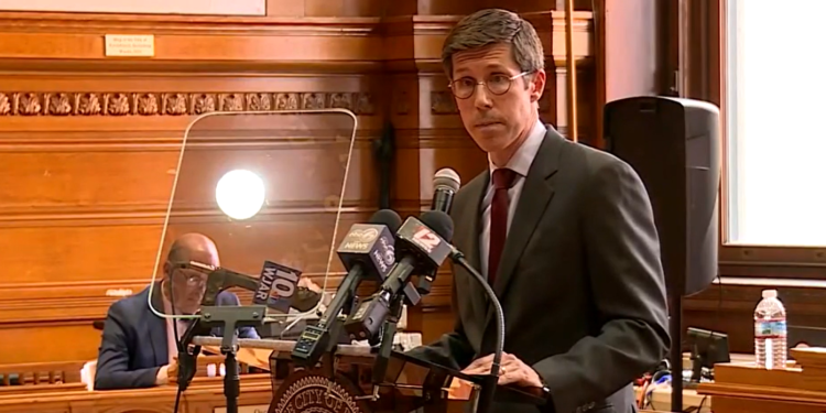 Smiley propone una subida de impuestos a los propietarios de Providence en su nuevo presupuesto de 586 millones de dólares