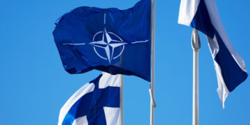 Finlandia ingresa en la OTAN y asesta un duro golpe a Rusia por la guerra de Ucrania