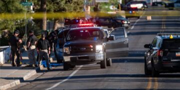 Tiroteo masivo en Nuevo México: sospechoso de matar a tres personas y herir a dos oficiales tenía 18 años, dice la policía