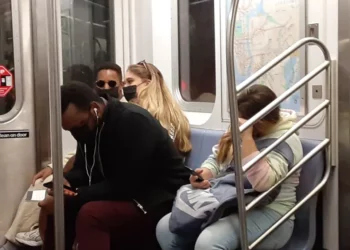 Desempleo en Nueva York muestra gran brecha racial por encima de la media nacional: aumenta entre negros y baja para blancos